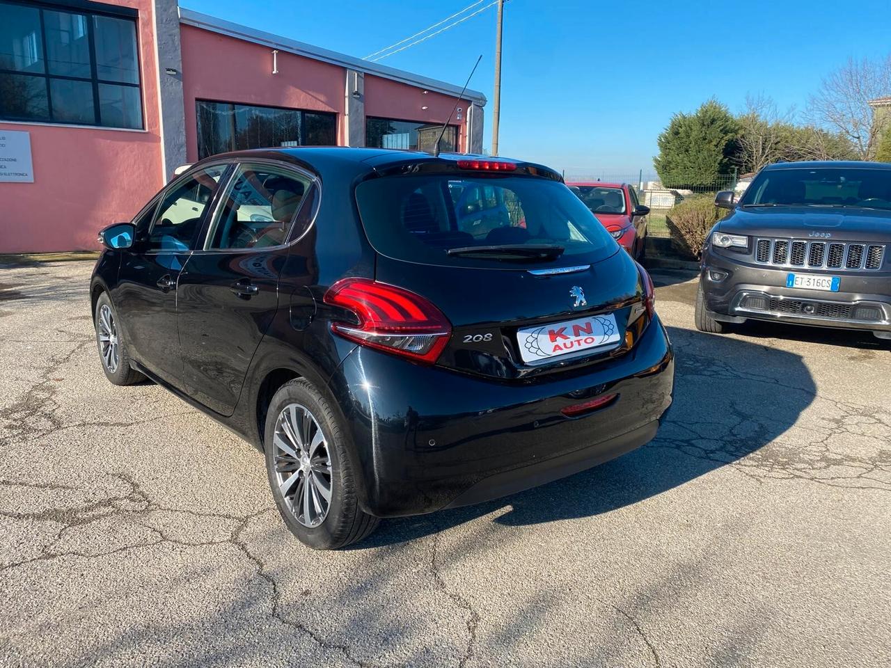 Peugeot 208 PureTech 82 5 porte Allure