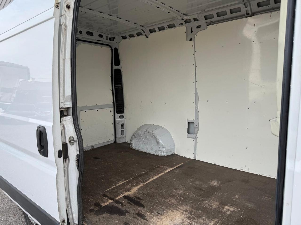 Peugeot Boxer 330 2.2 BlueHDi 140 S&S PC-TN Furgone