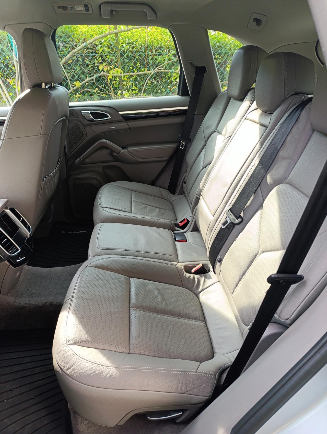 Porsche Cayenne 3.0 Diesel #GM