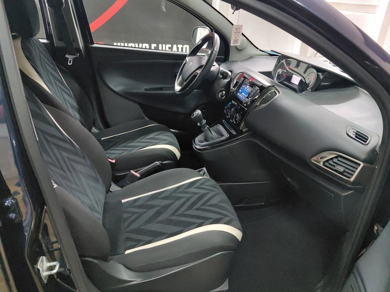 Lancia Ypsilon 1.2 69 CV 5 porte soli 68000 km