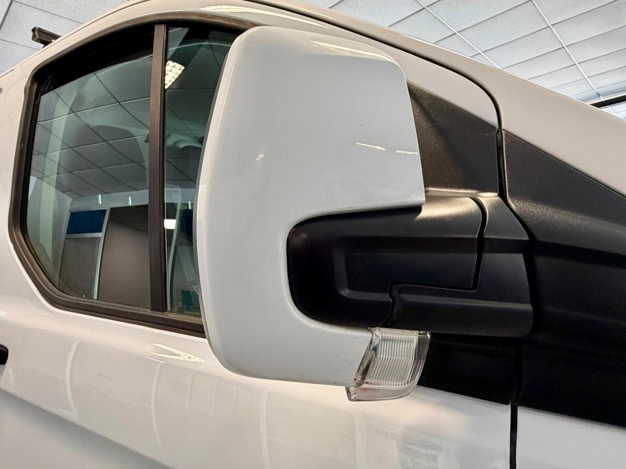 Ford Transit Custom 340 2.0 EcoBlue Hybrid 130 PL Furg. Titanium