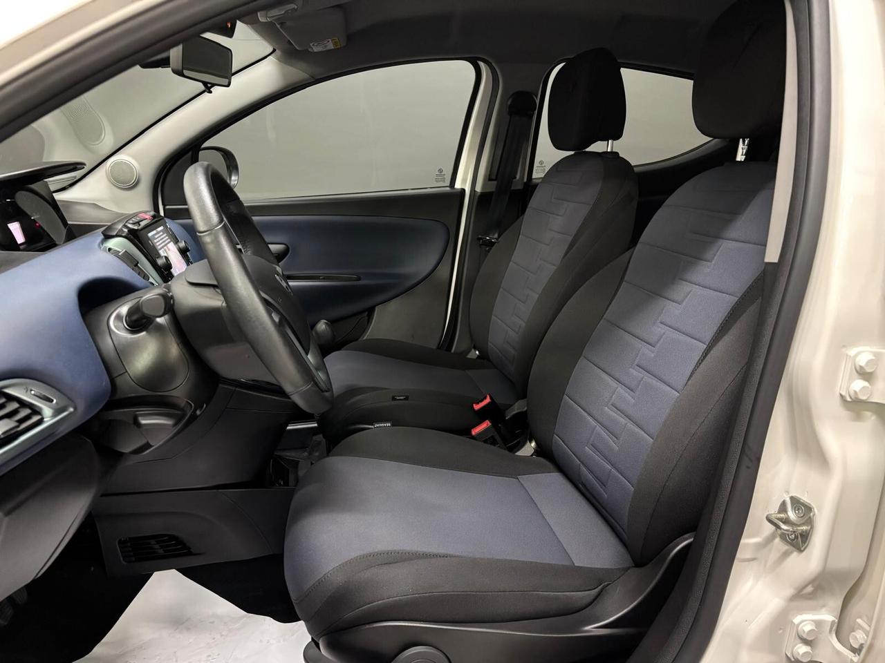 Lancia Ypsilon 1.0 FireFly 5 porte S&S Hybrid Platino