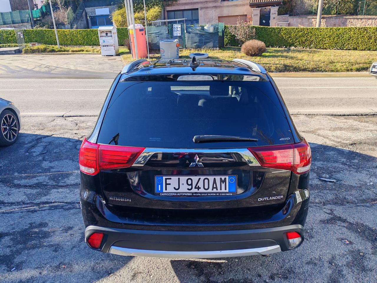 Mitsubishi Outlander 2.2 DI-D 4WD Intense 7 Posti