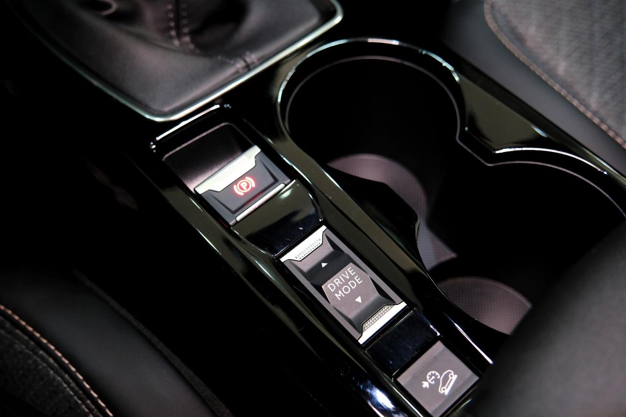 PEUGEOT 2008 1.2T 100cv ALLURE - I-COCKPIT