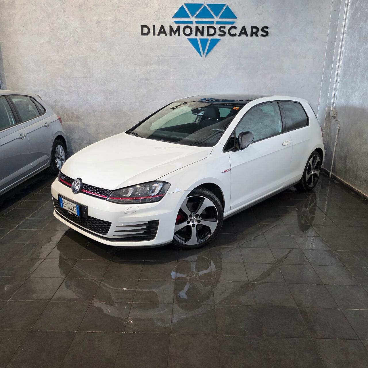 Volkswagen Golf GTI 2.0 TFSI