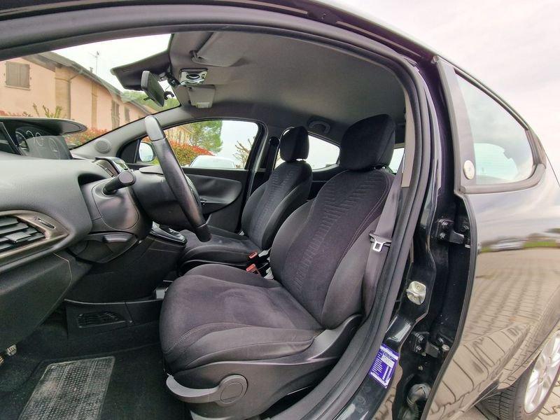 Lancia Ypsilon Ypsilon 0.9 Twinair 85 CV 5 porte Metano Ecochic Silver