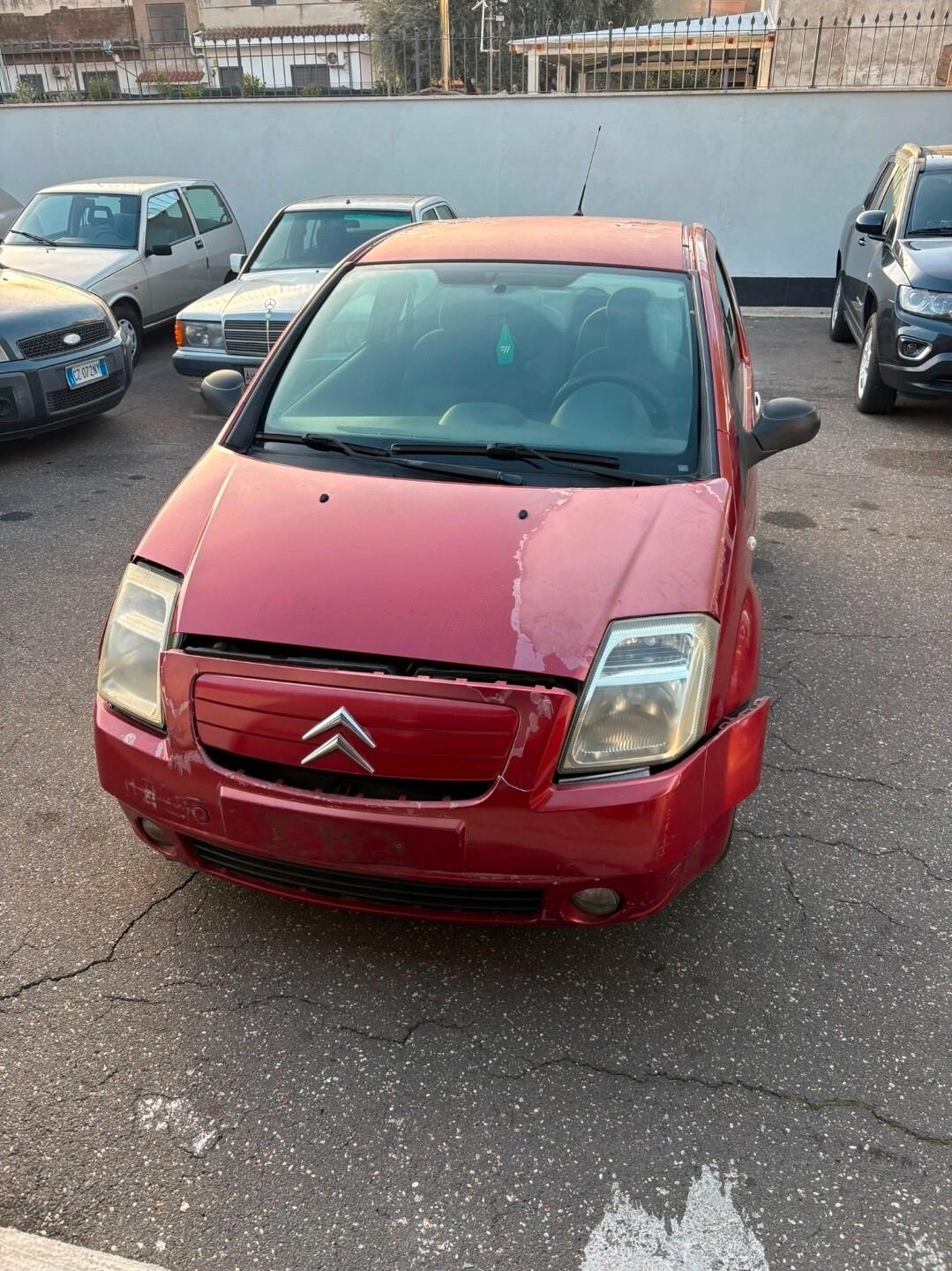 Citroen C2 1.1 Frizione nuova Carrozzeria da sistemare