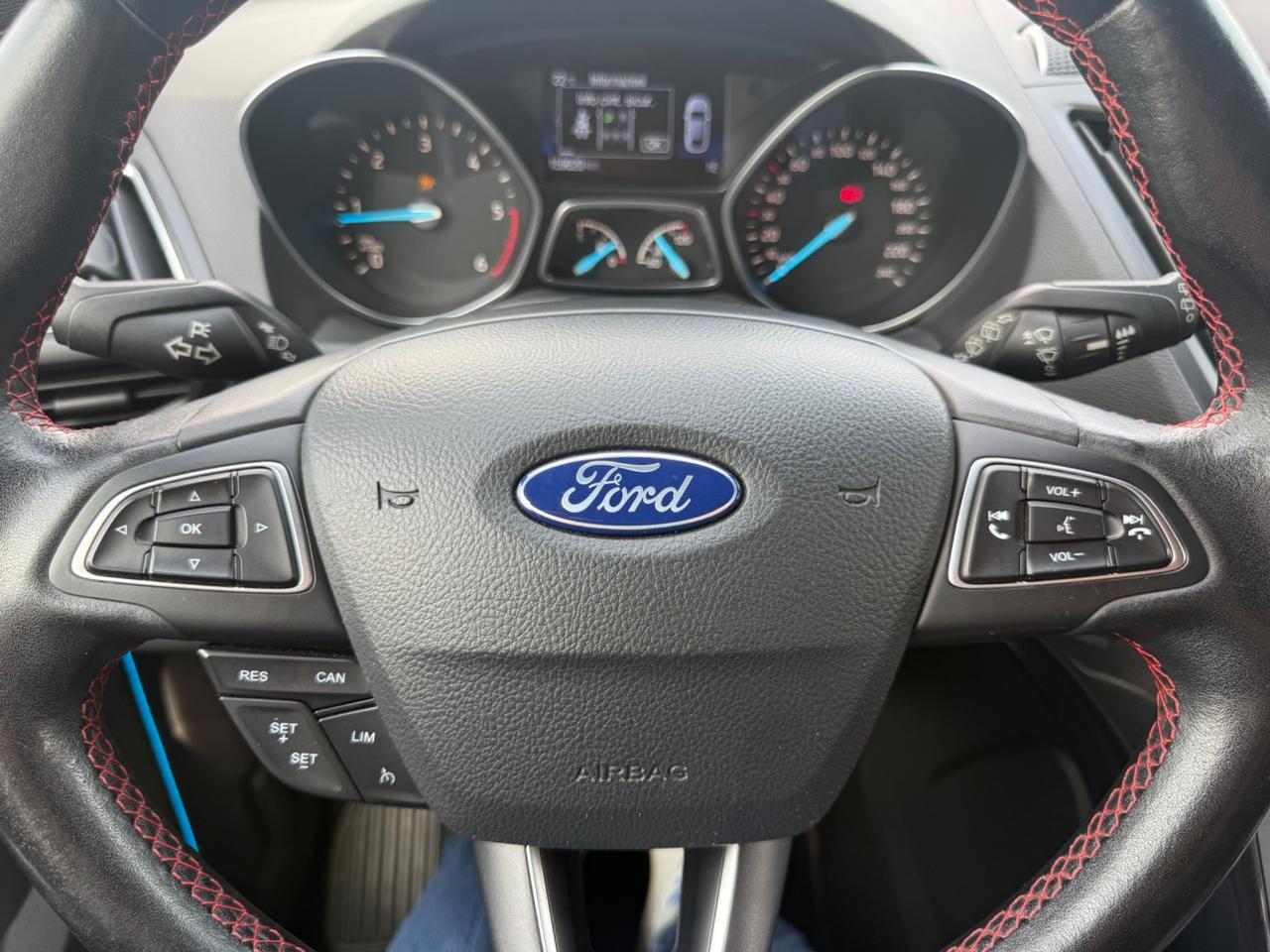 Ford Kuga 1.5 TDCI 120 CV S&S 2WD ST-Line