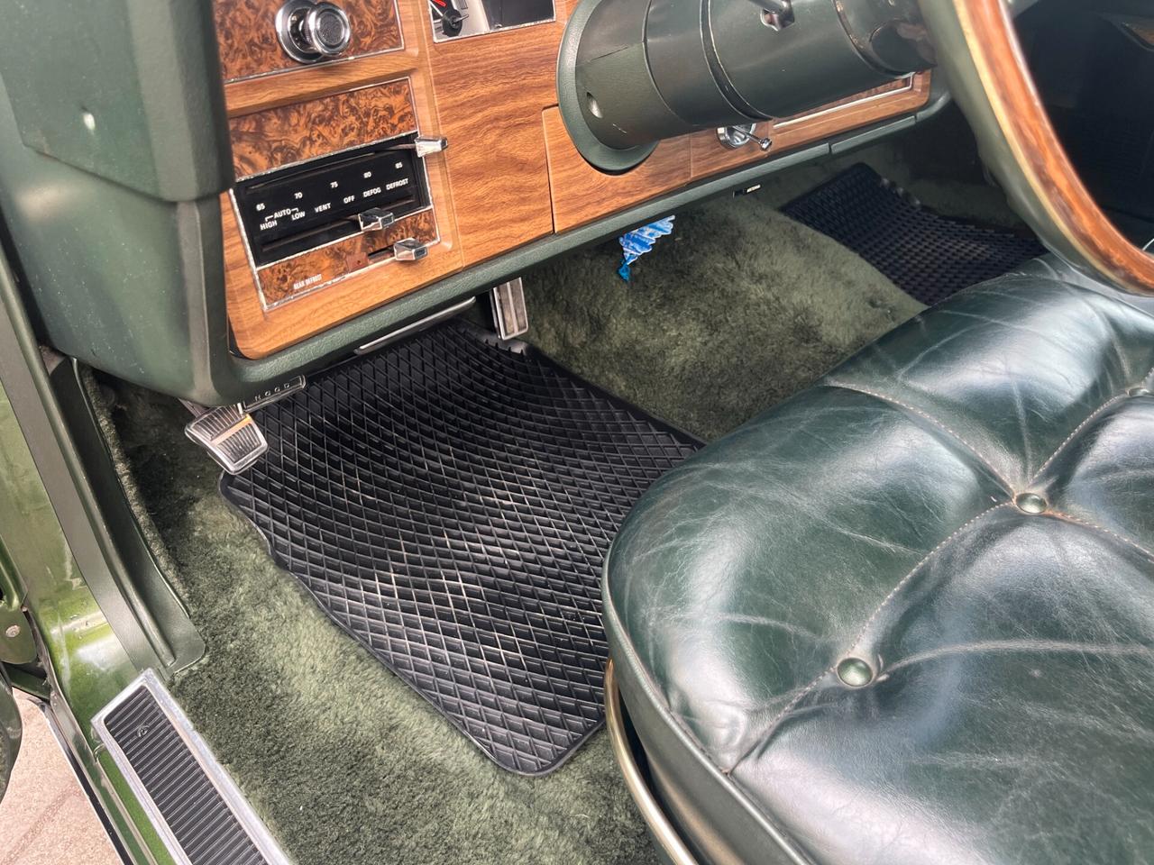 Lincoln Continental Mark IV