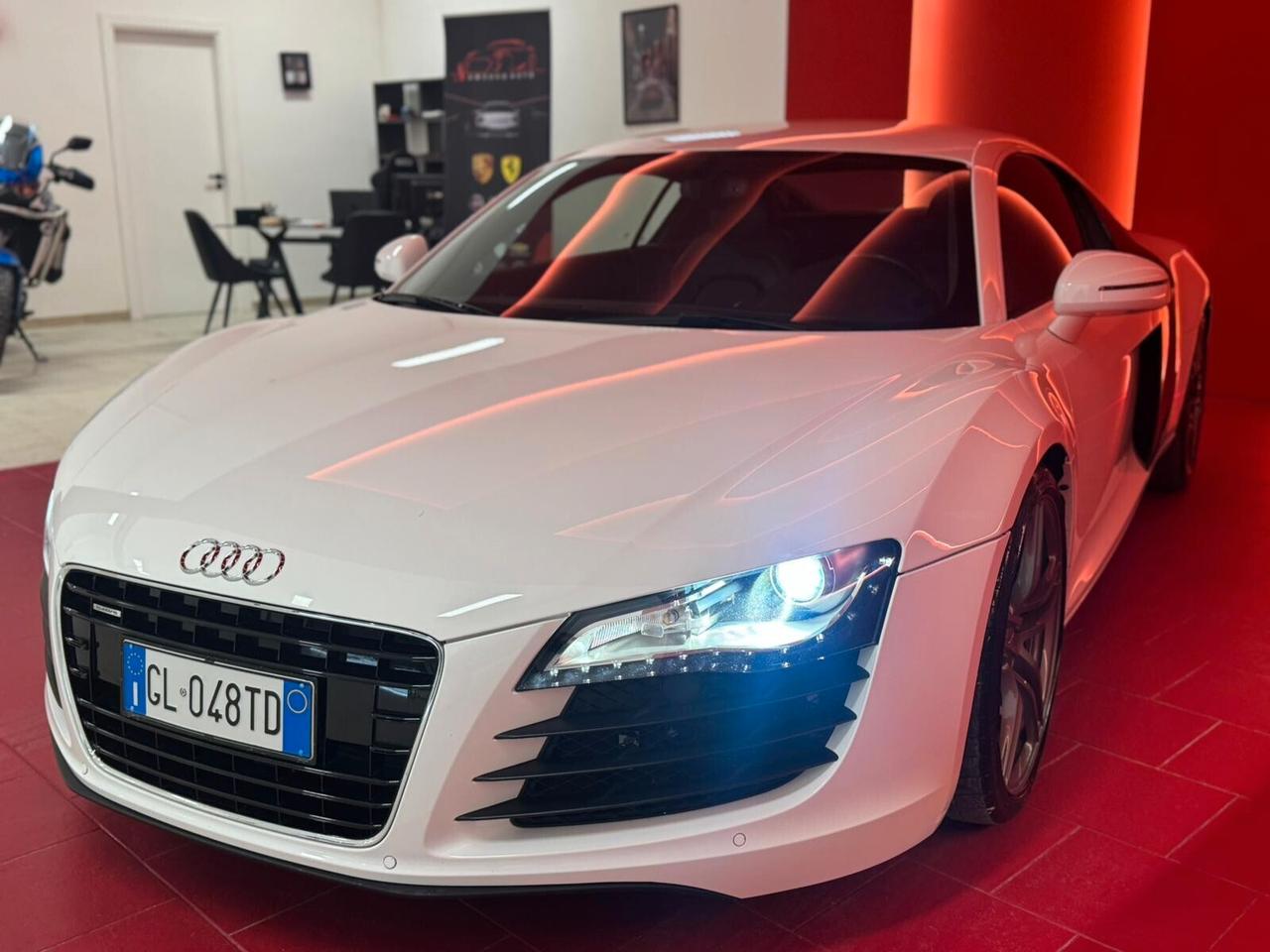 Audi R8 4.2 V8 FSI quattro R tronic