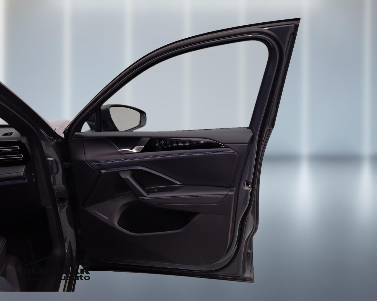 VOLKSWAGEN Tiguan III 2024 - Tiguan 2.0 tdi R-Line 150cv dsg