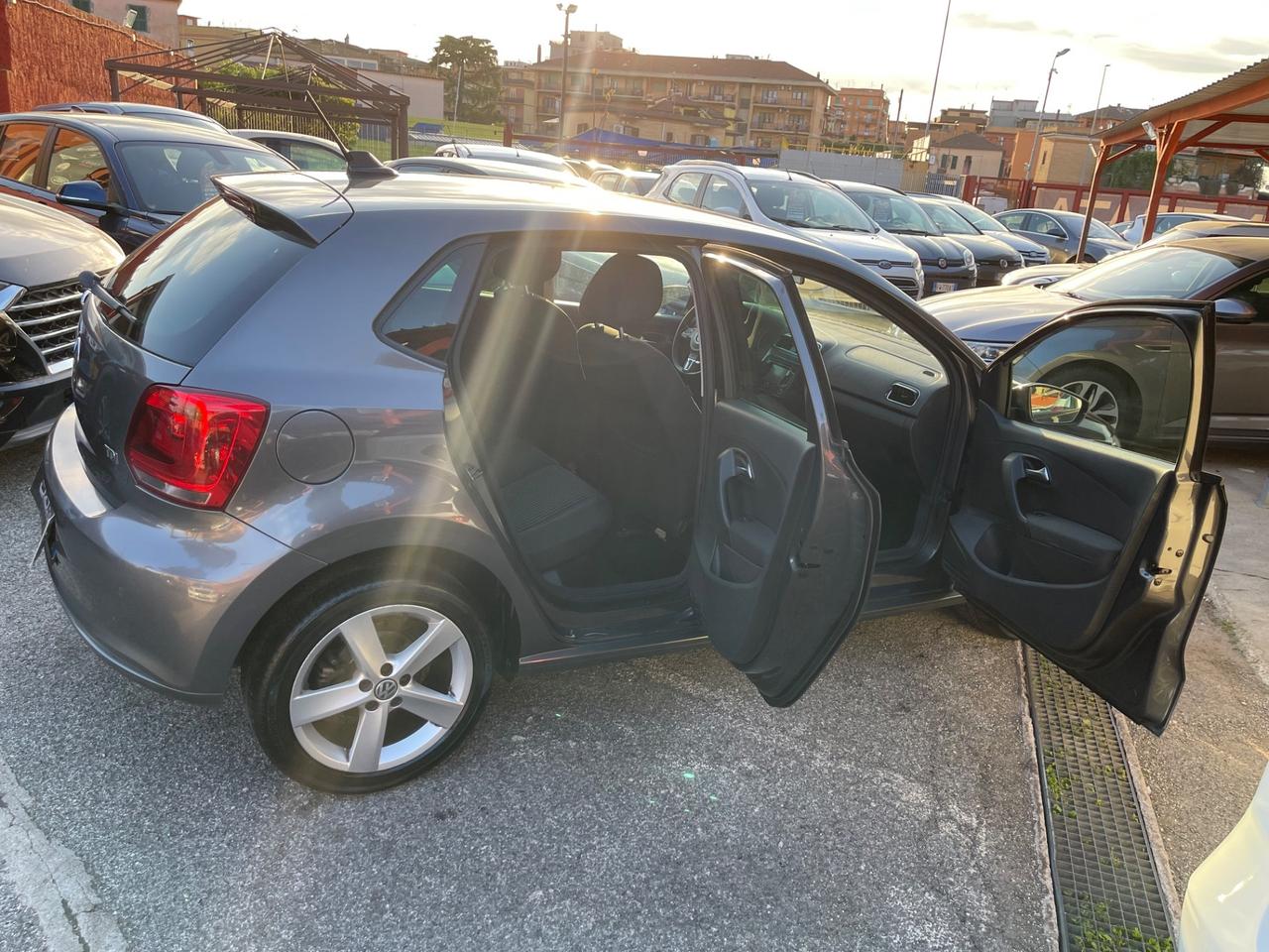 Polo 1.6 TDI 90 CV DSG-XENON-NAVI-LED-RATE-