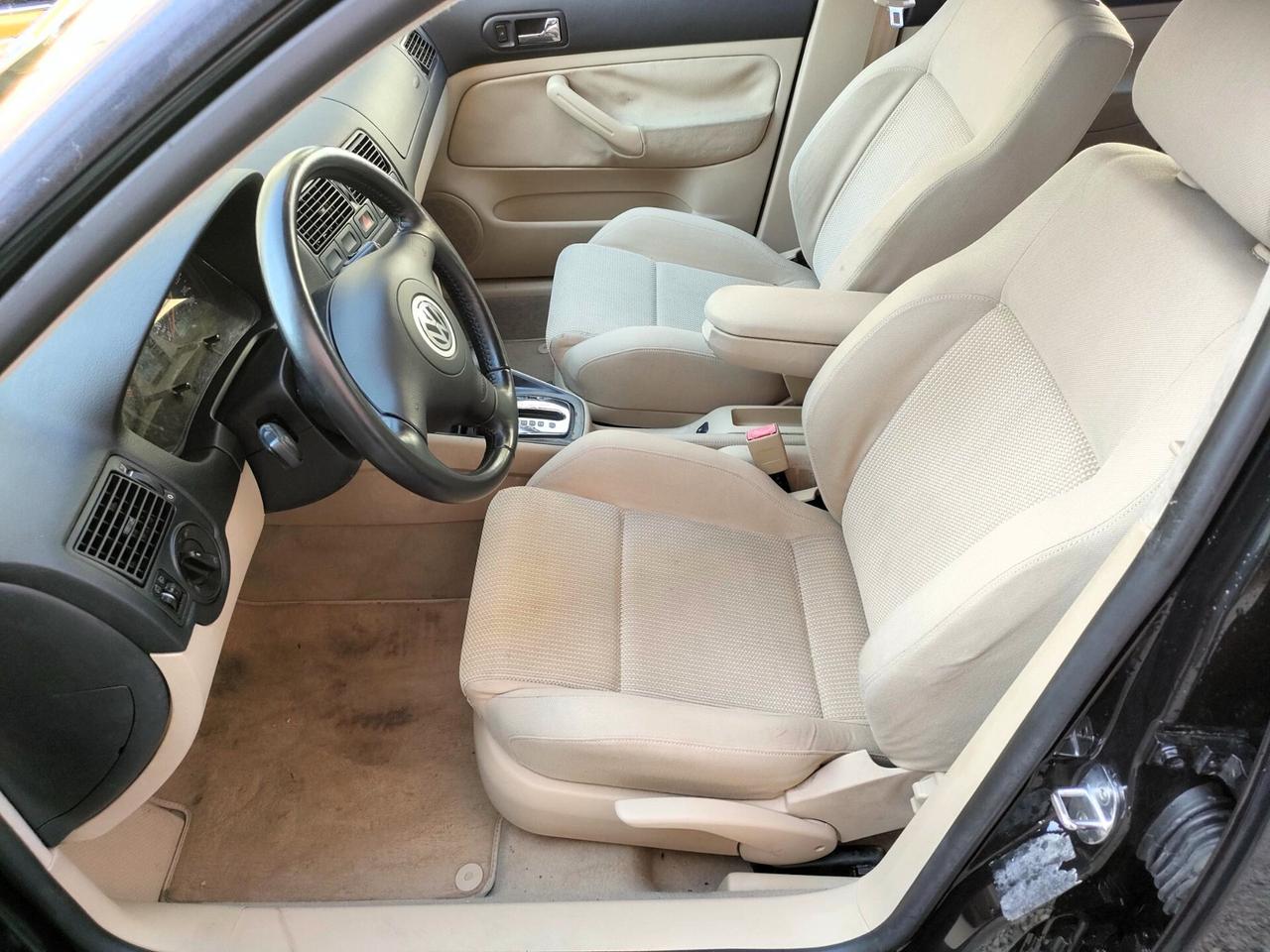 Volkswagen Golf 1.6 16v Aut Highline ASI