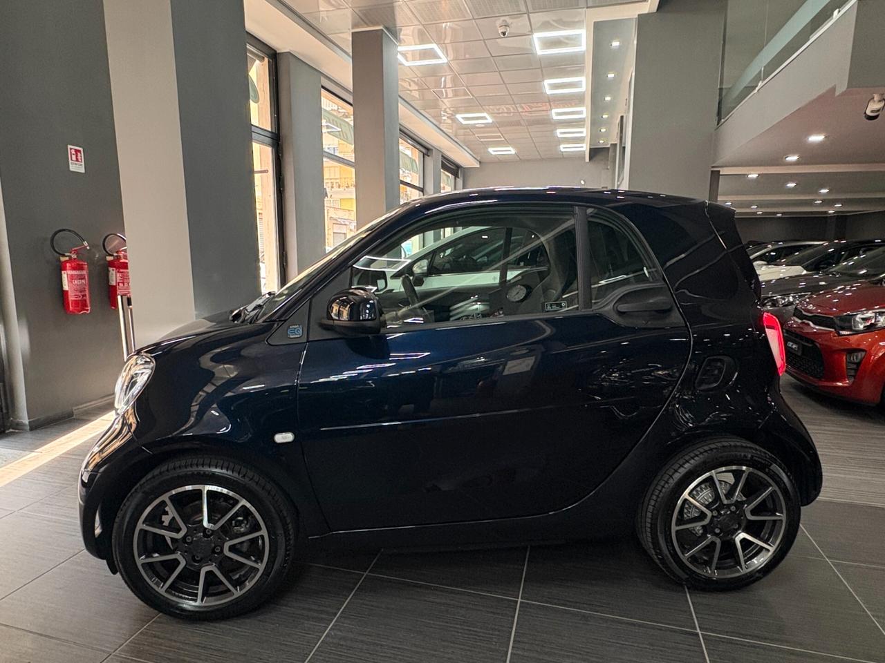 smart forTwo EQ Parisblue Prime 22kW ITALIANA