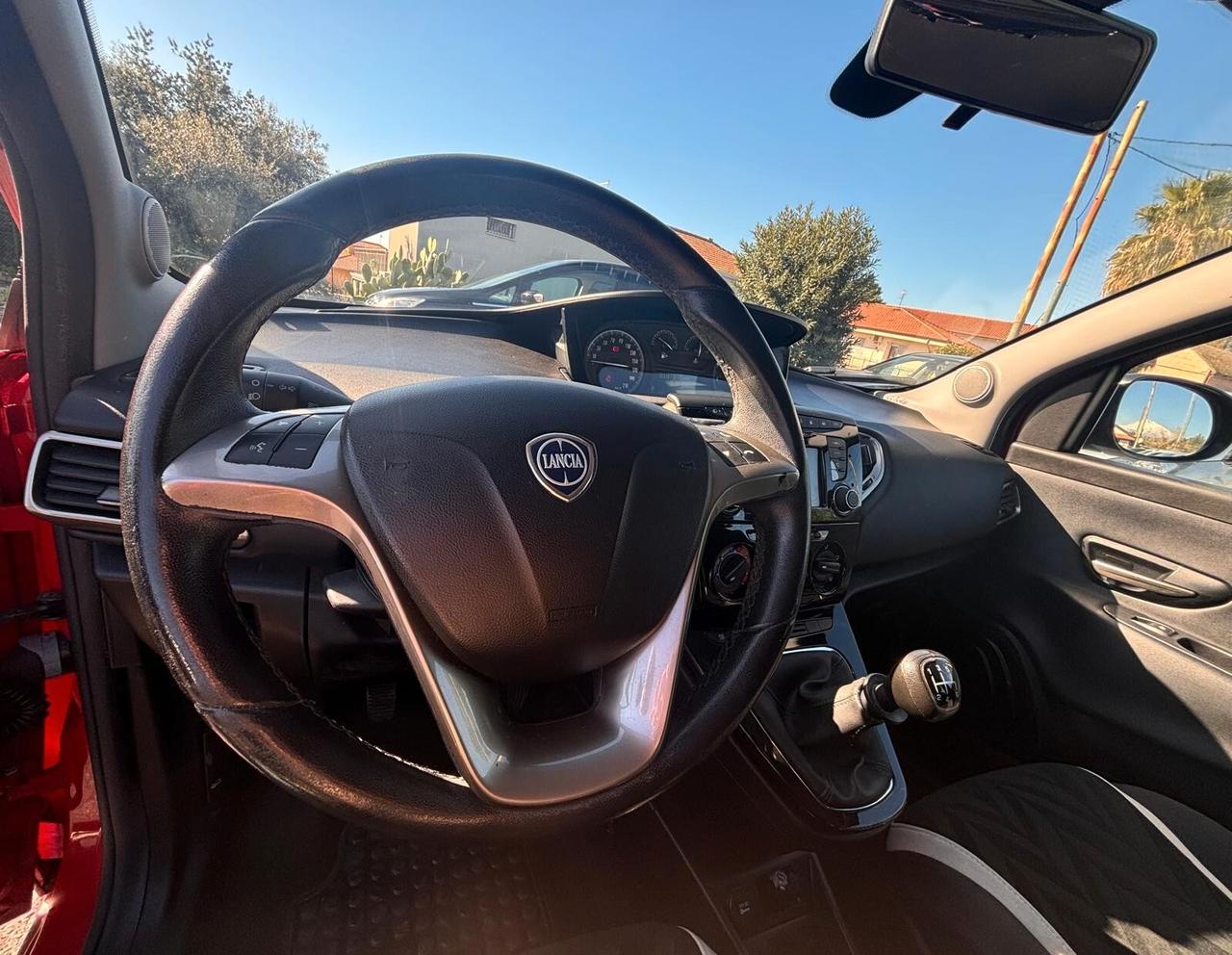 Lancia Ypsilon 1.2 69 CV 5 porte GPL Ecochic Gold