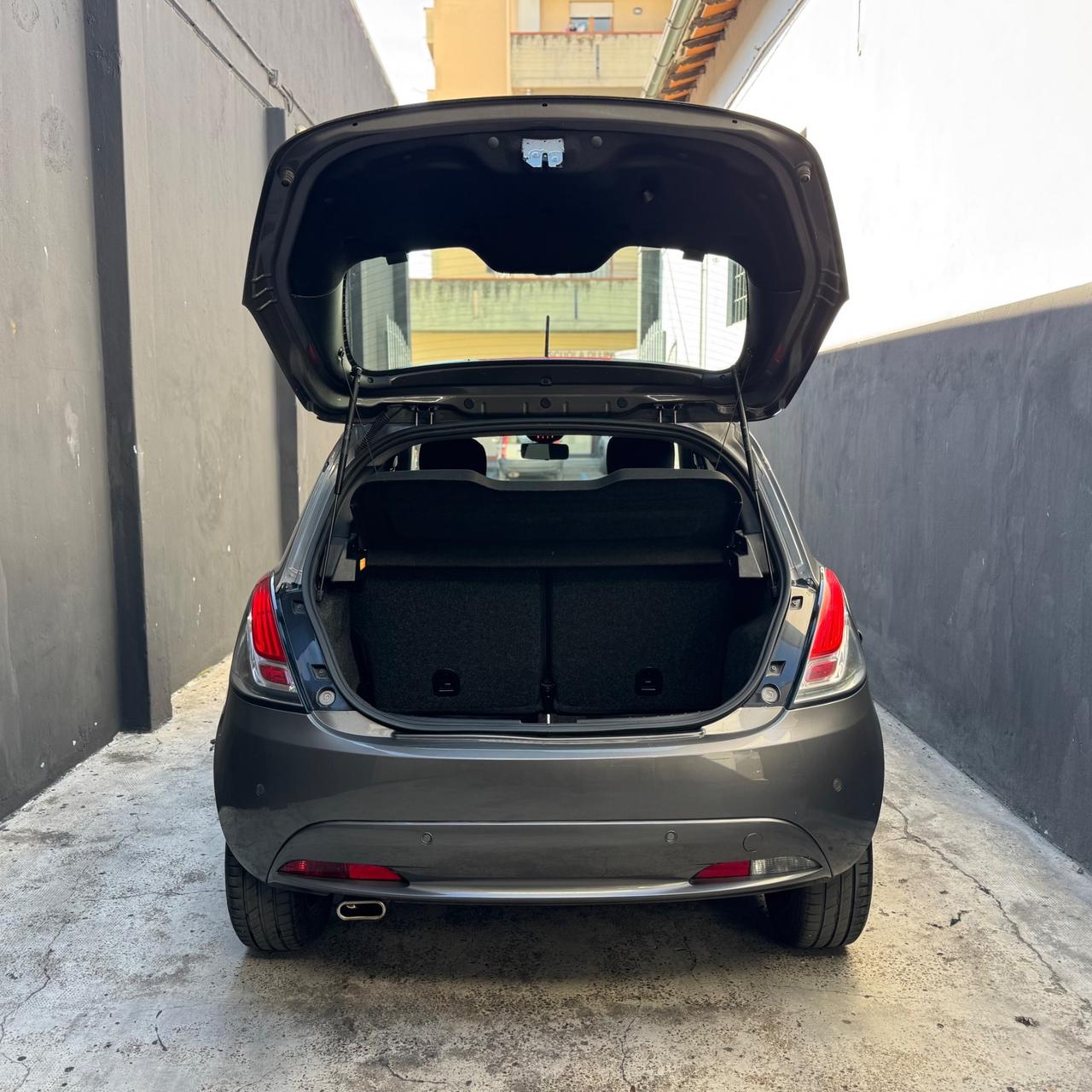 Lancia Ypsilon GOLD 1.0 HYBRID