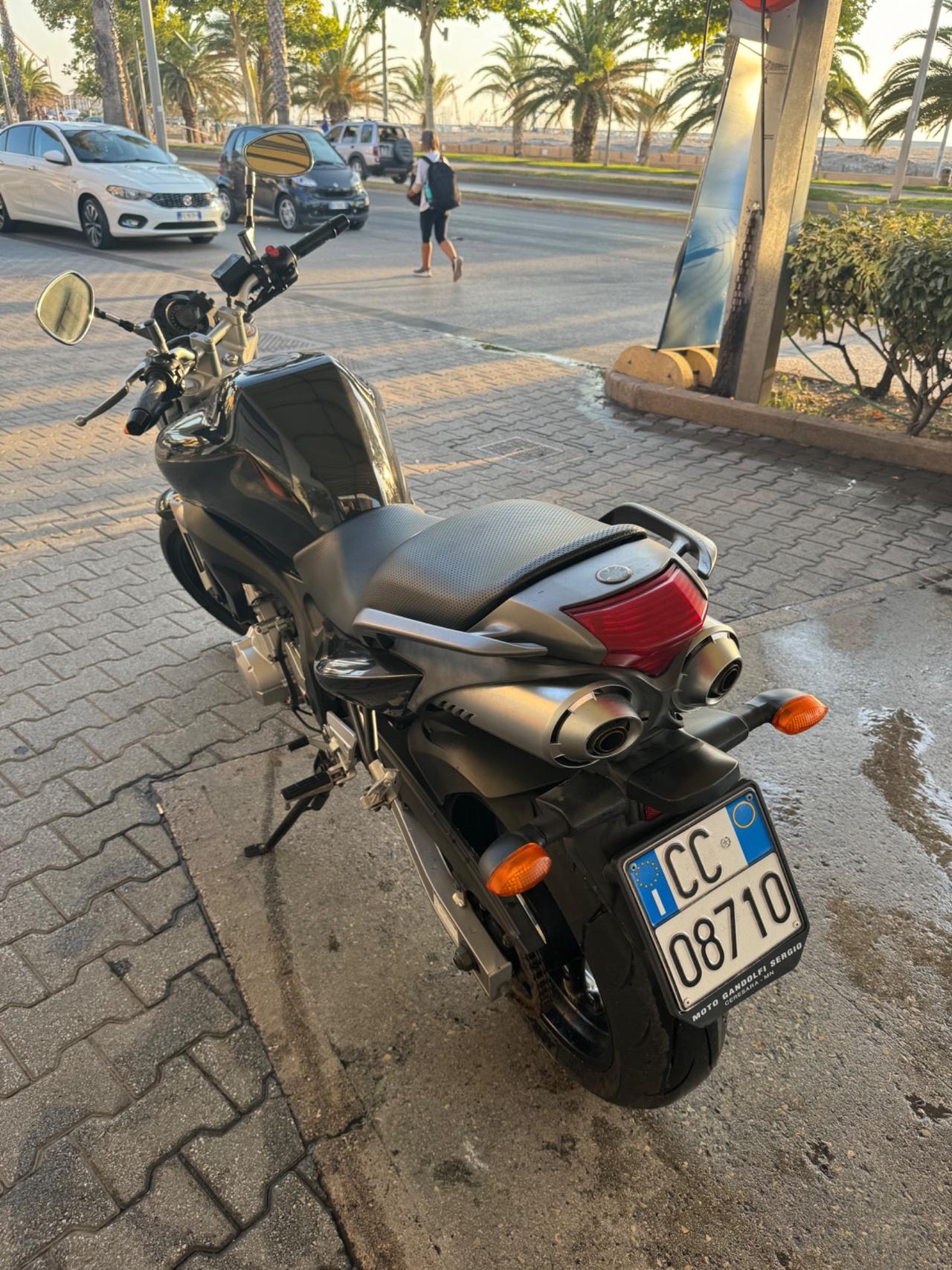 Yamaha FZ6