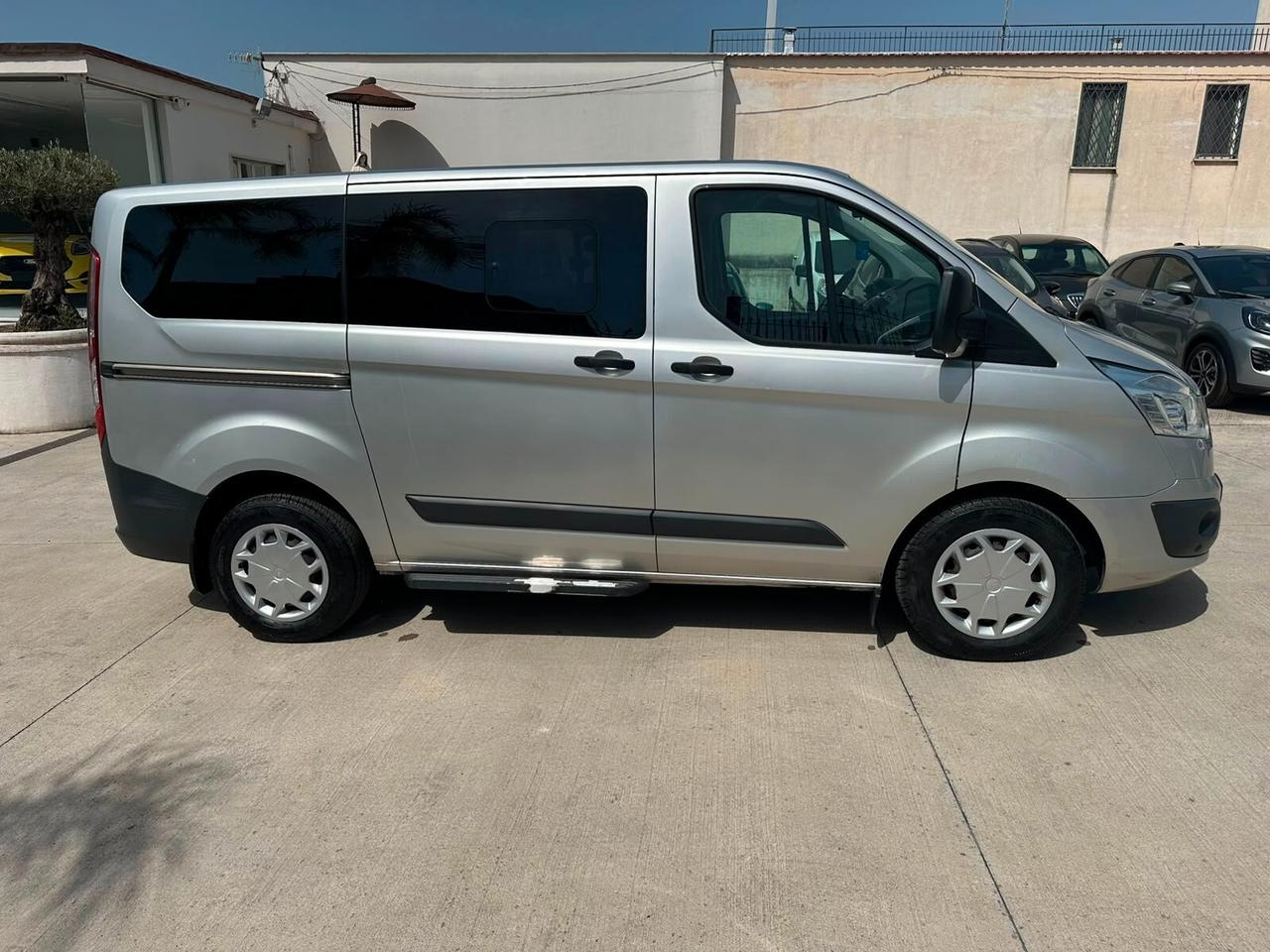 Ford Tourneo Custom 2.0 TDCi 130CV 9 POSTI