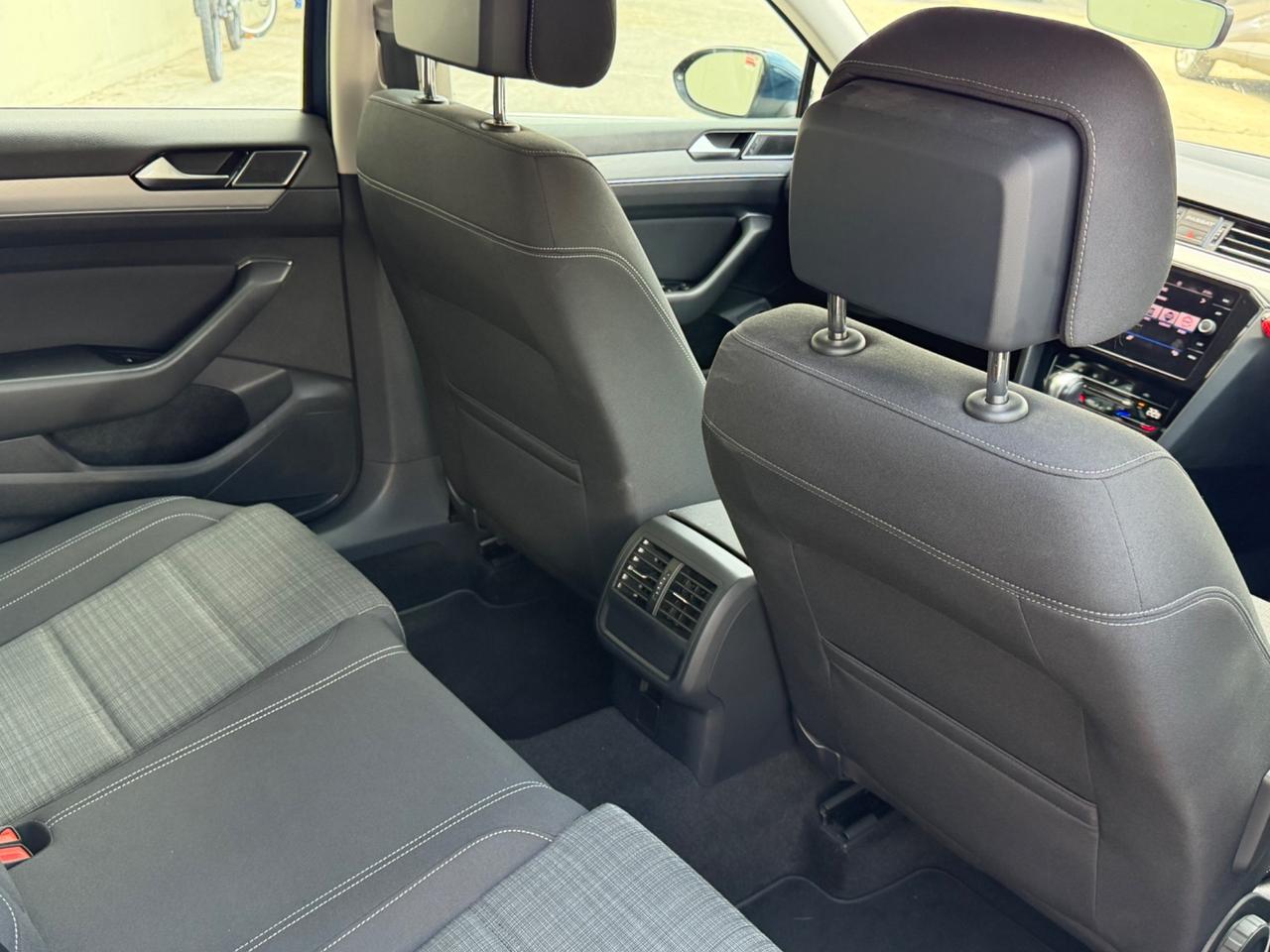 Volkswagen Passat Variant 2.0 TDI SCR 122 CV EVO DSG Business