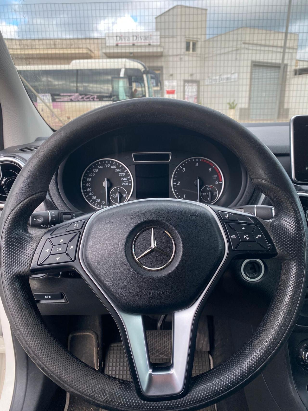 Mercedes-benz B 180 CDI BlueEFFICIENCY Executive