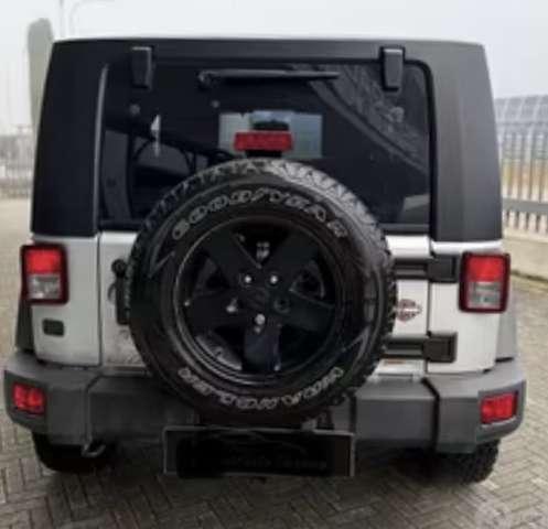Jeep Wrangler 3p 2.8 crd Sport dpf