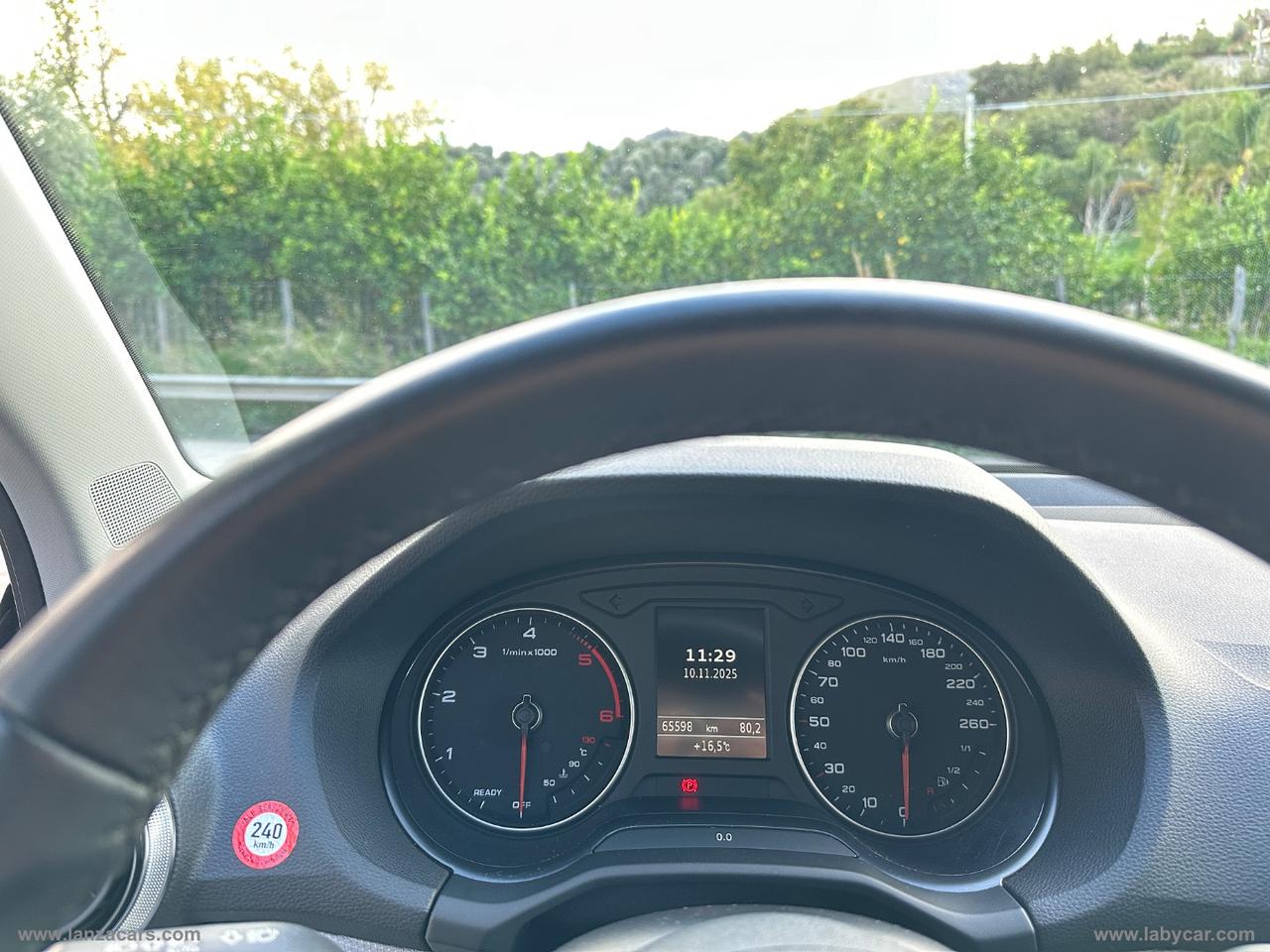 AUDI Q2 30 TDI Business Advanced