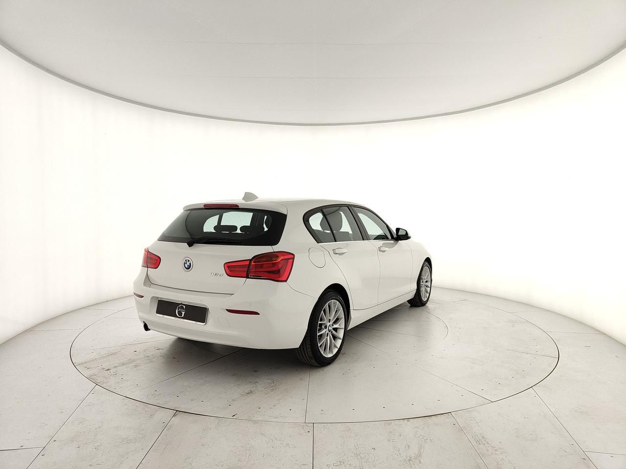 BMW 116d Advantage 5p auto