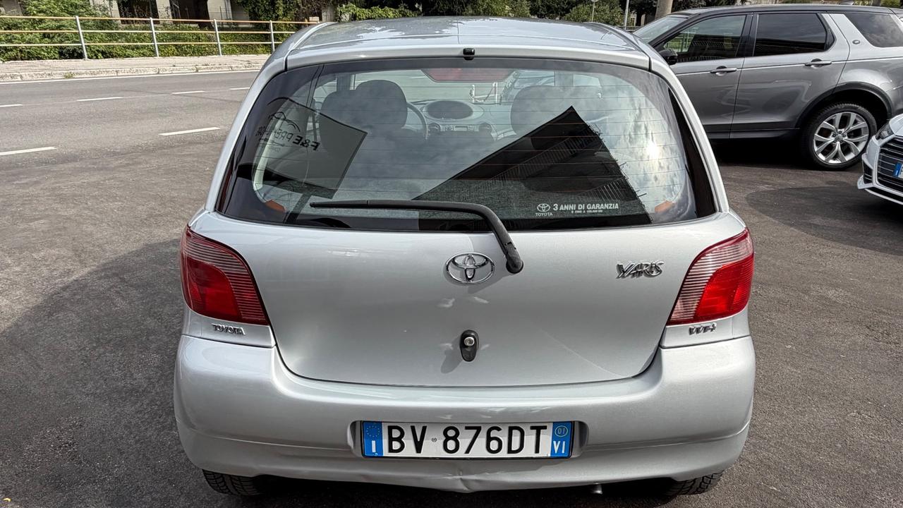 Toyota Yaris 1.0i 16V cat 3 porte sol con soli 26.000 mila kilometri