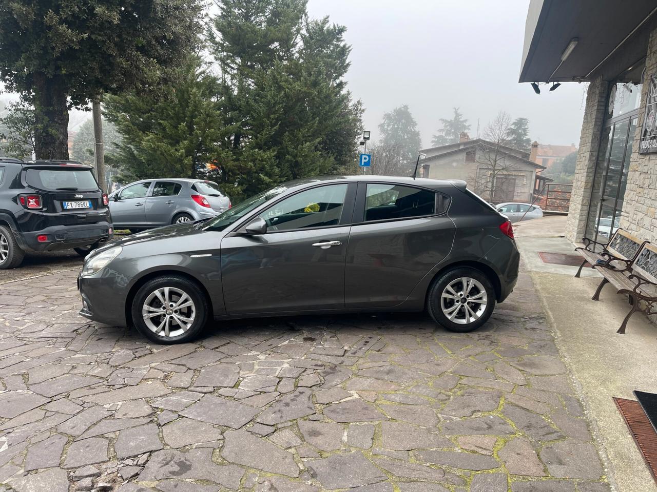 Alfa Romeo Giulietta 1.6 JTDm-2 105 CV Exclusive NEO PATENTATI