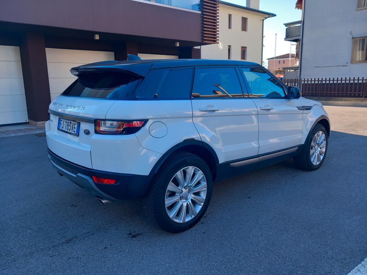 Land rover Evoque 2.0 td 4 PURE cambio automatico TUA a € 199 mese