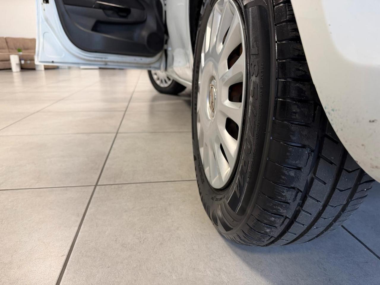 Opel Corsa 1.2 BENZ 86CV 5P UNIRPO 2010