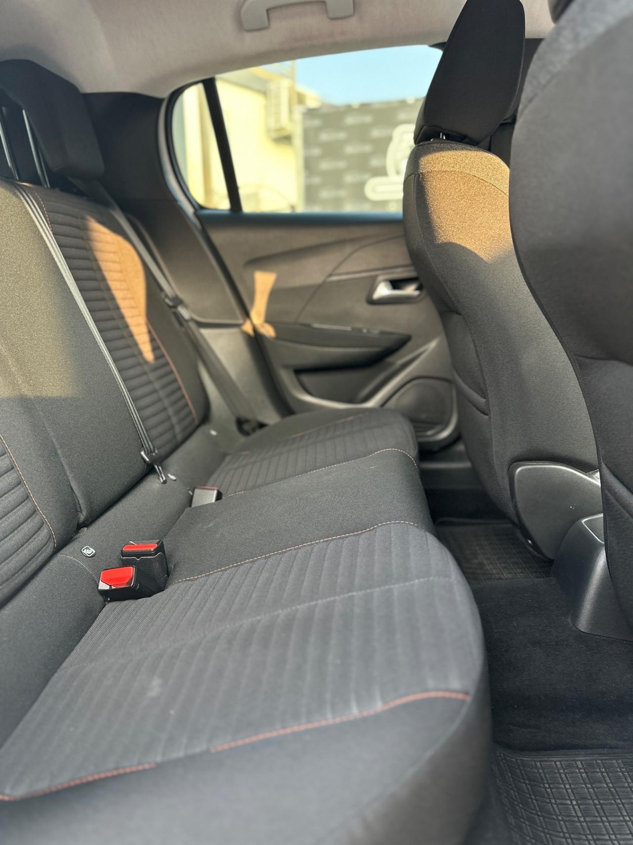 PEUGEOT 208 (anno 2021)