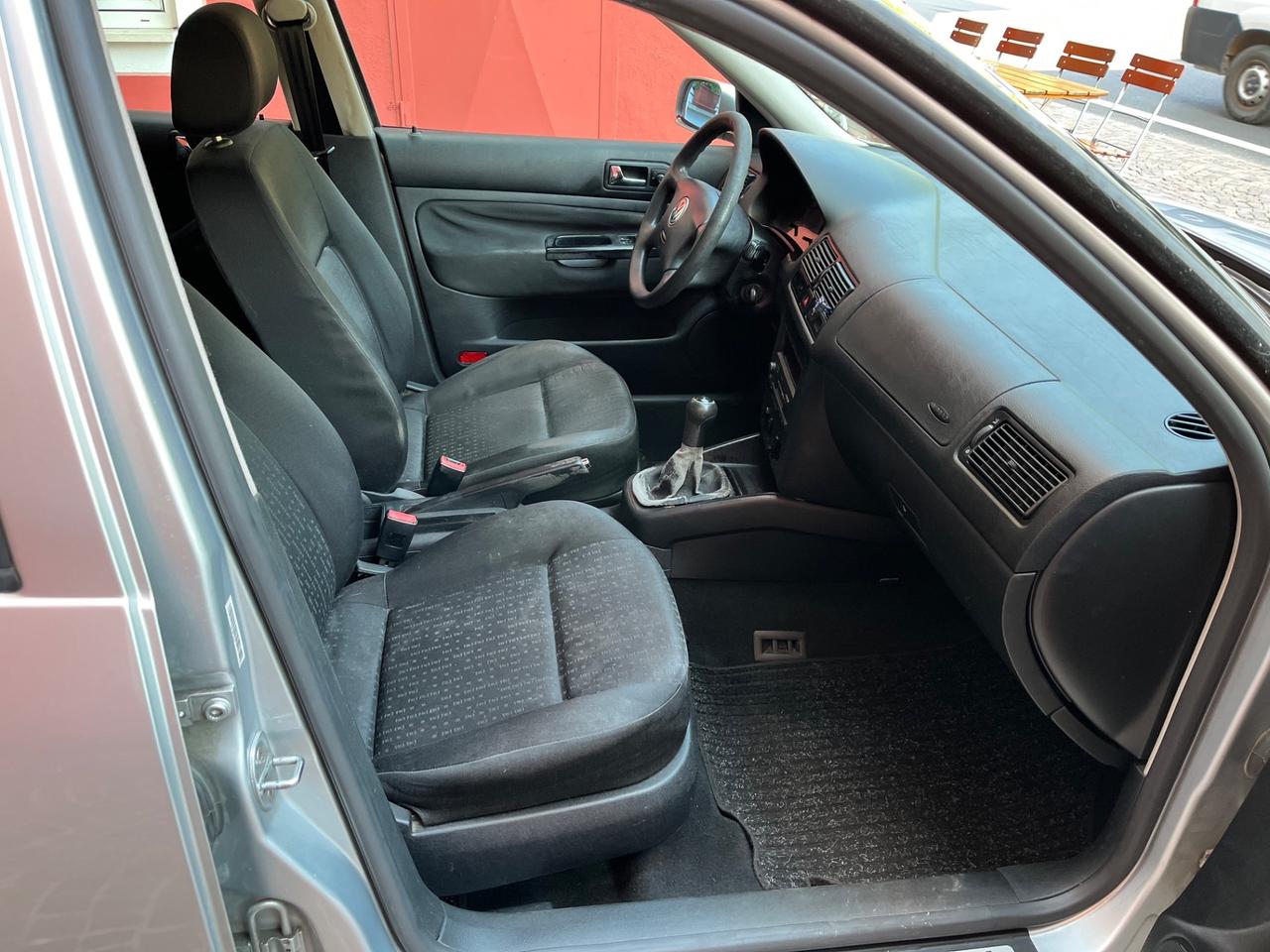 Volkswagen Golf 1.9 TDI/101 CV