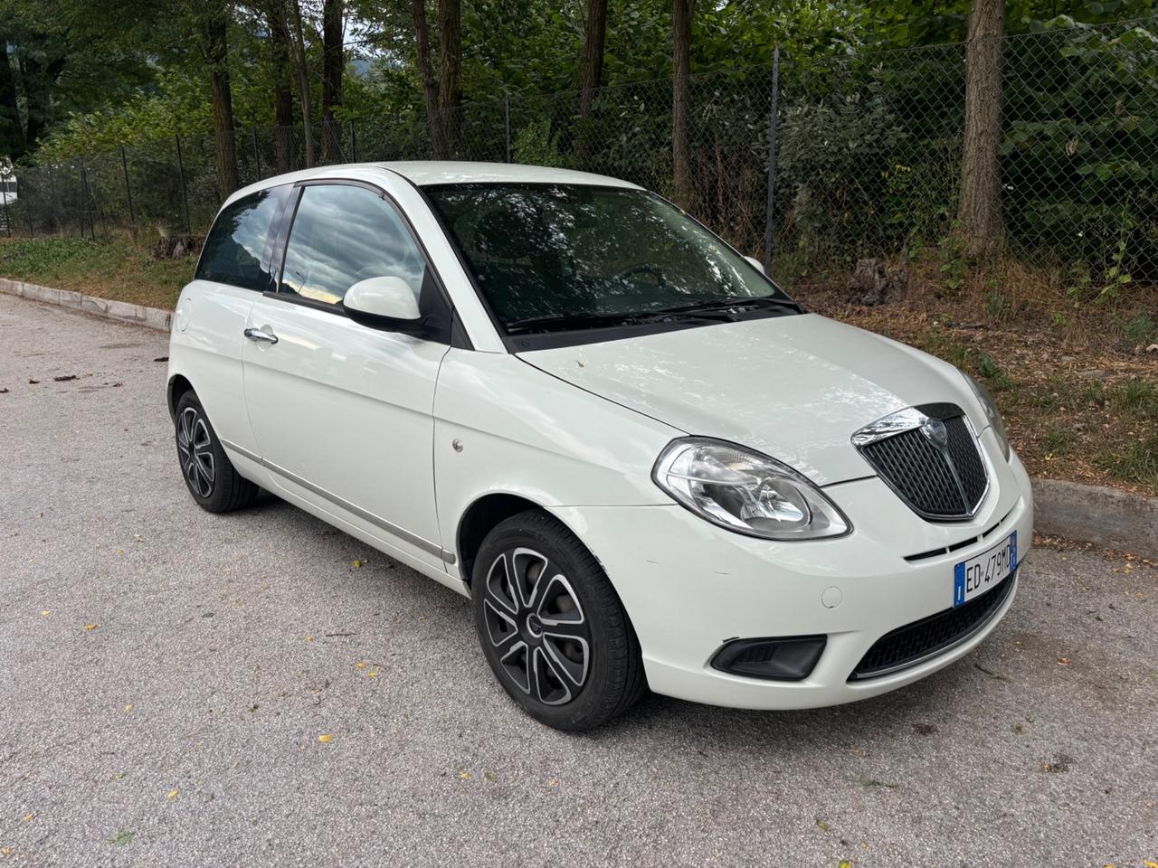 Lancia Ypsilon 1.2 69 CV Elle NEOPATENTATI