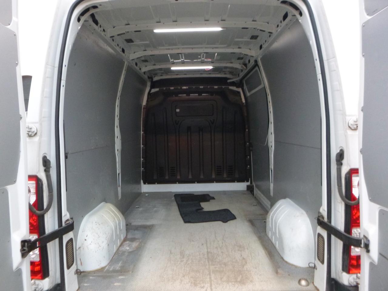 Nissan NV400 35 2.3 dCi PM-TA Furgone