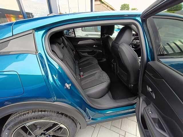 Peugeot 408 1.2 Hybrid 145cv DCS6 GT KM0