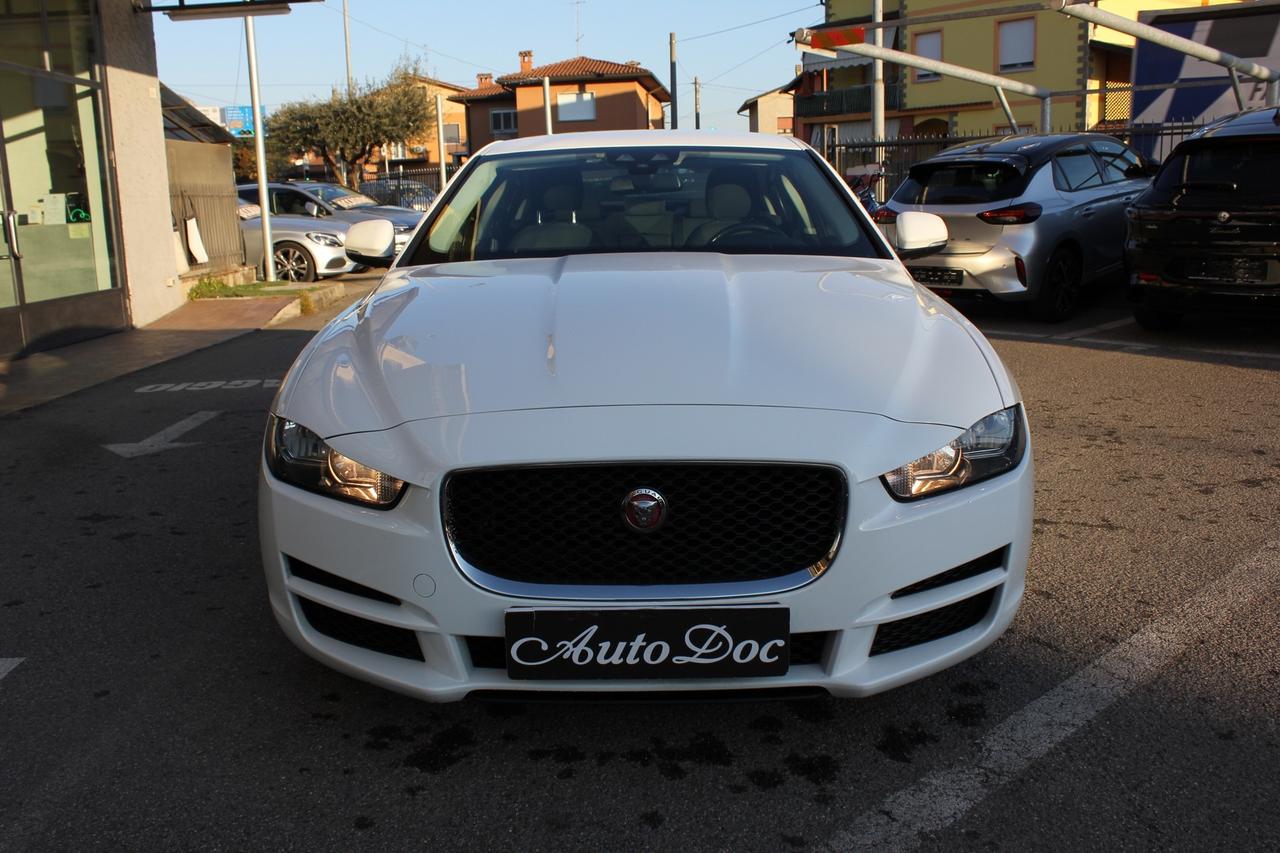 Jaguar XE 2.0 D Turbo aut. Pure Business Edition