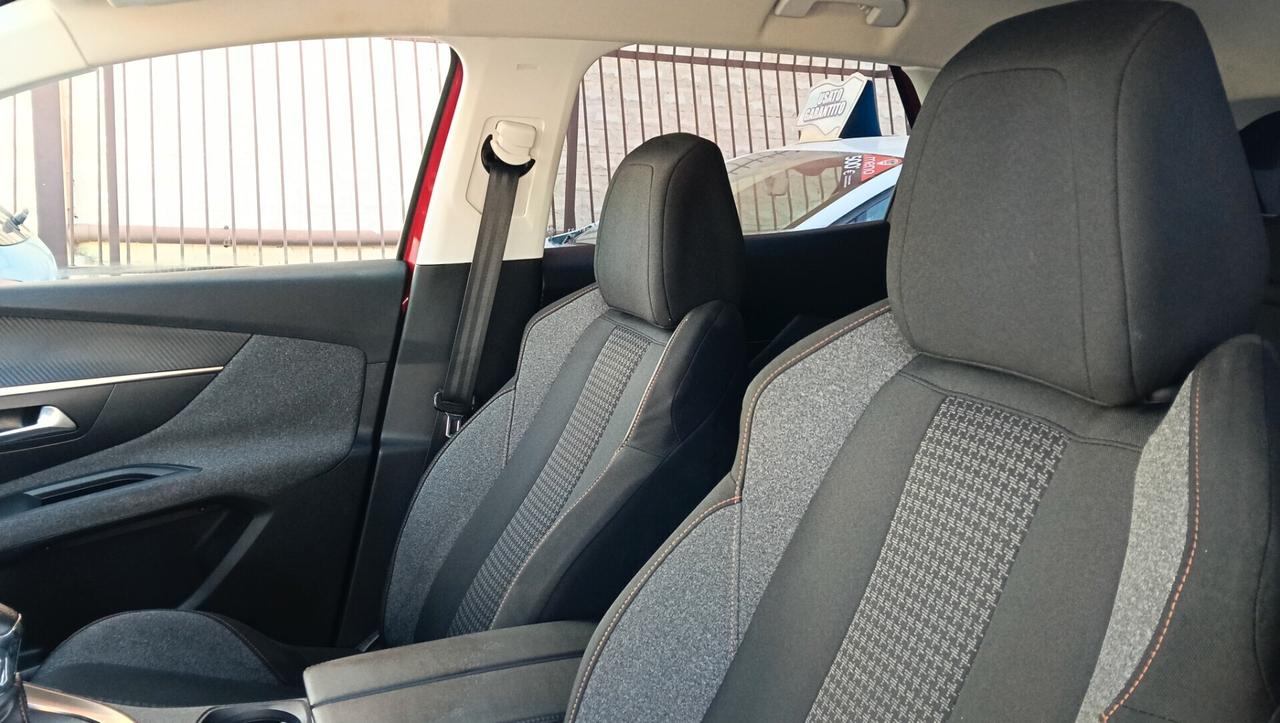 PEUGEOT 3008 1.2 BENZ-NAVI-PREZZO PROMO!