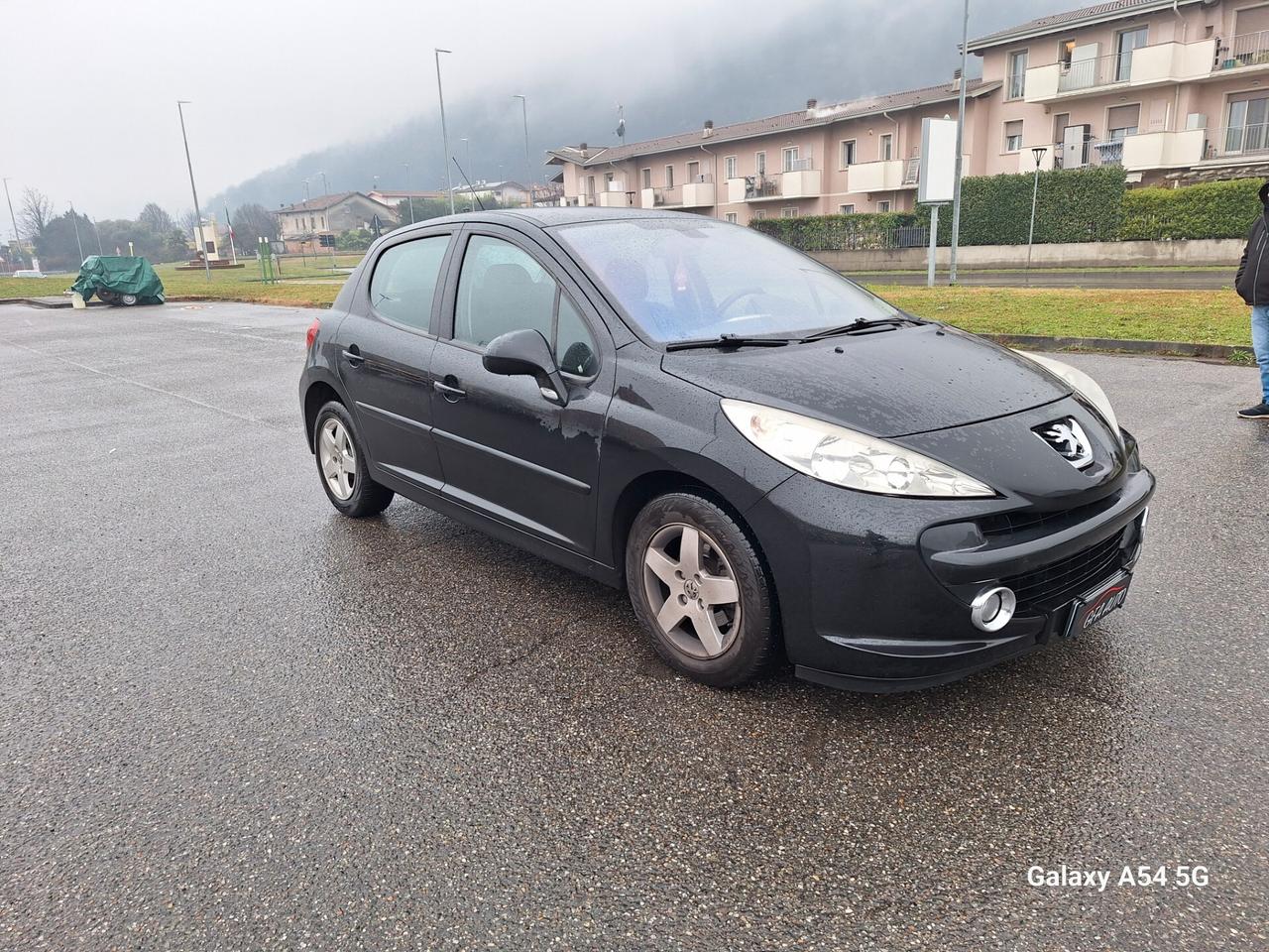 Peugeot 207 1.4 8V 75CV 5p. ONE Line