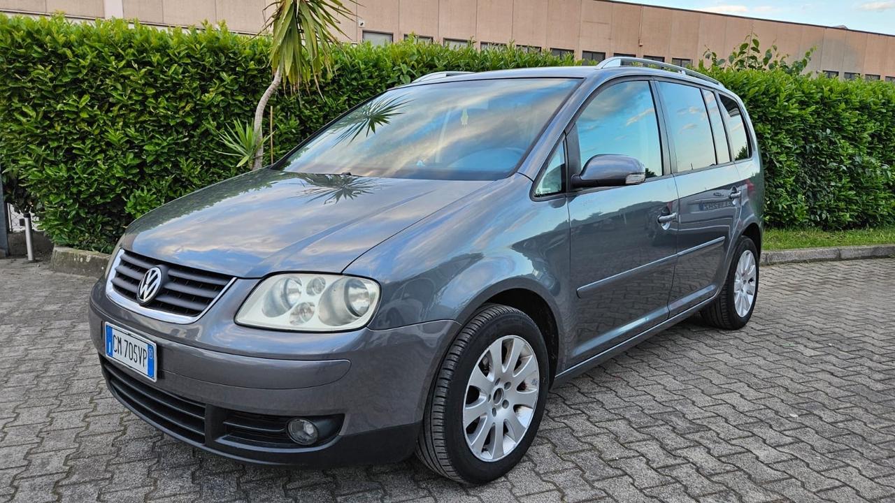 Volkswagen Touran 2.0 TDI 136CV Highline