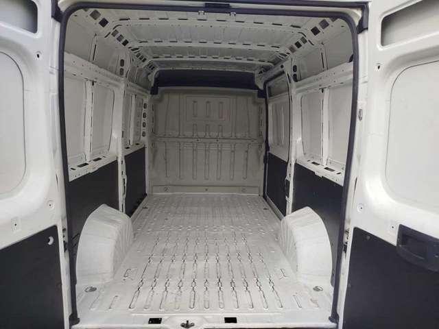 Peugeot Boxer 33 L2H2 2.2 BlueHDi 140cv S&S