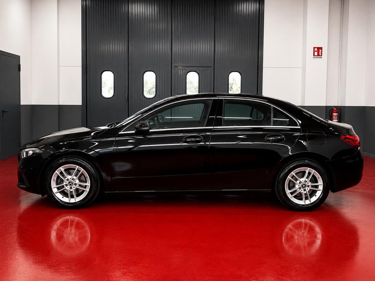 Mercedes-benz A 180 d Limousine Automatic sport