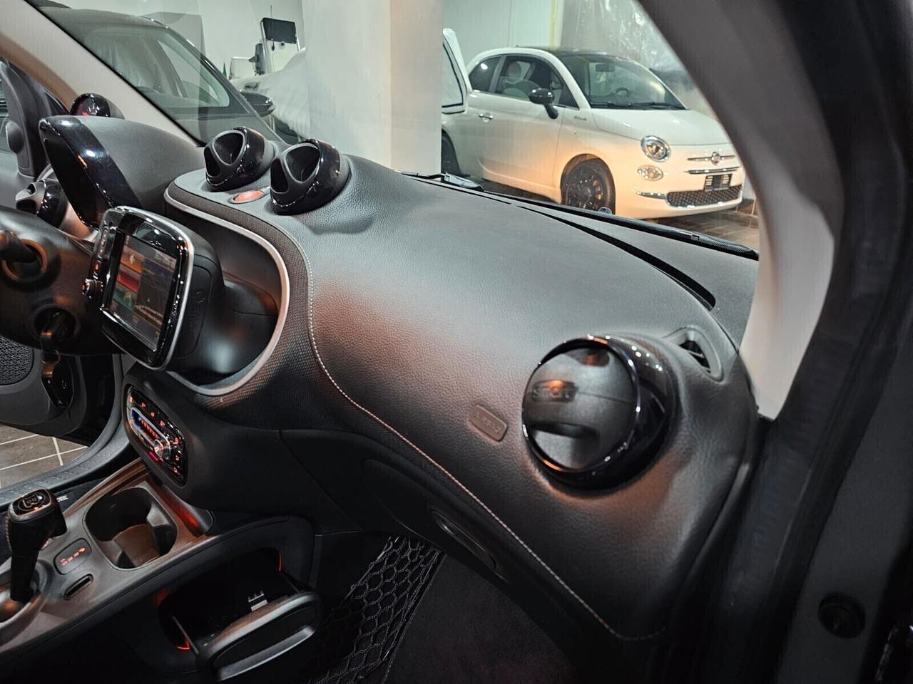 NUOVA SMART FORTWO BRABUS EXCLUSIVE EDITION 0.9 BENZ 109CV TWINAMIC