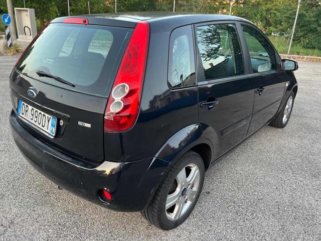 FORD Fiesta 1.4 TDCi 5p. Ghia senza nessun lavoro da fare