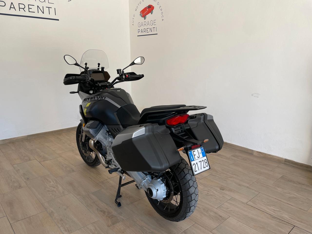Moto Guzzi Stelvio