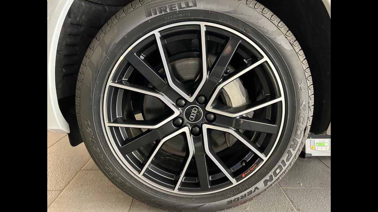 Audi Audi Q5 Sportback Business Advanced 50 TFSI e quattro 220(299) kW(CV) S tronic
