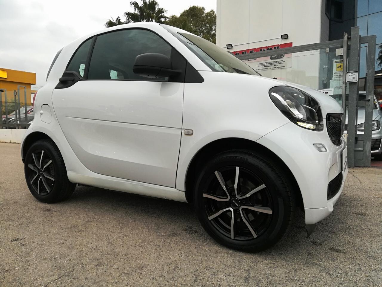 SMART - Fortwo - 70 1.0 twinamic Youngster - FINANZIABILE - VALUTAZIONE PERMUTE