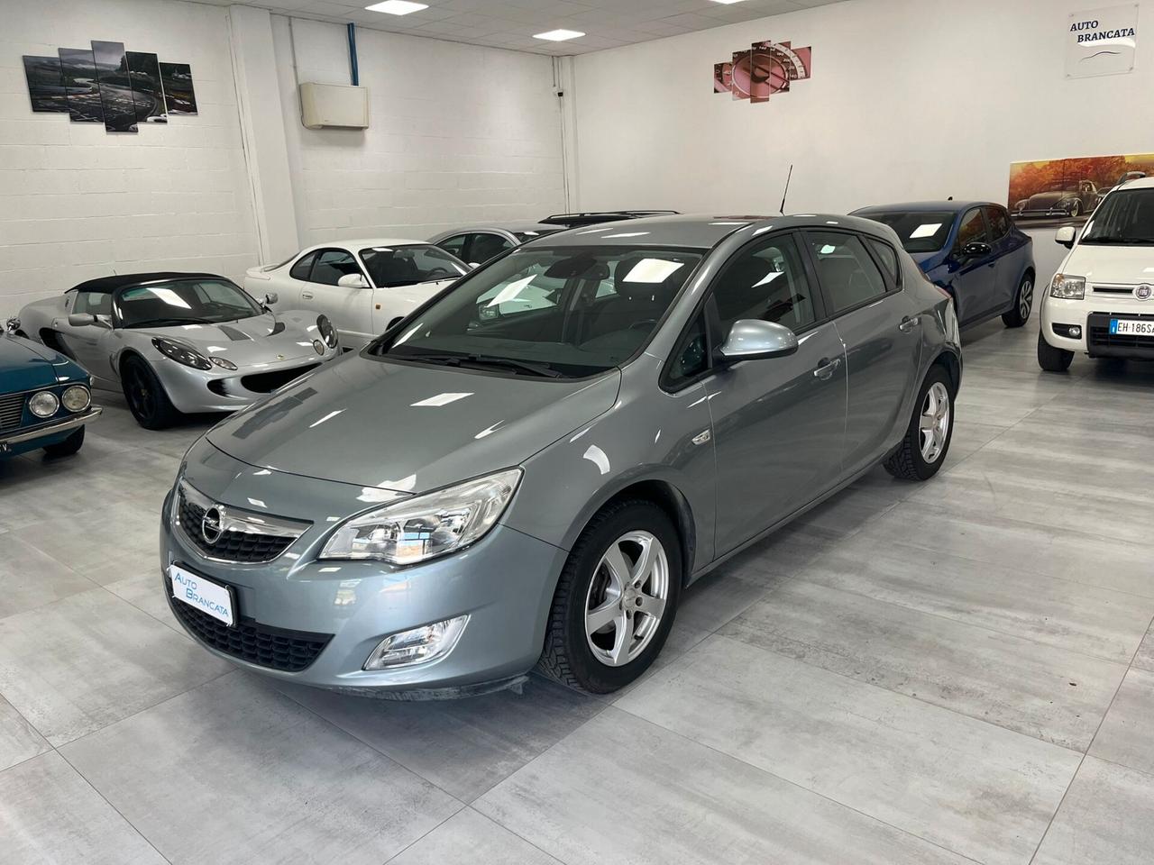 Opel Astra 5p 1.4 100cv