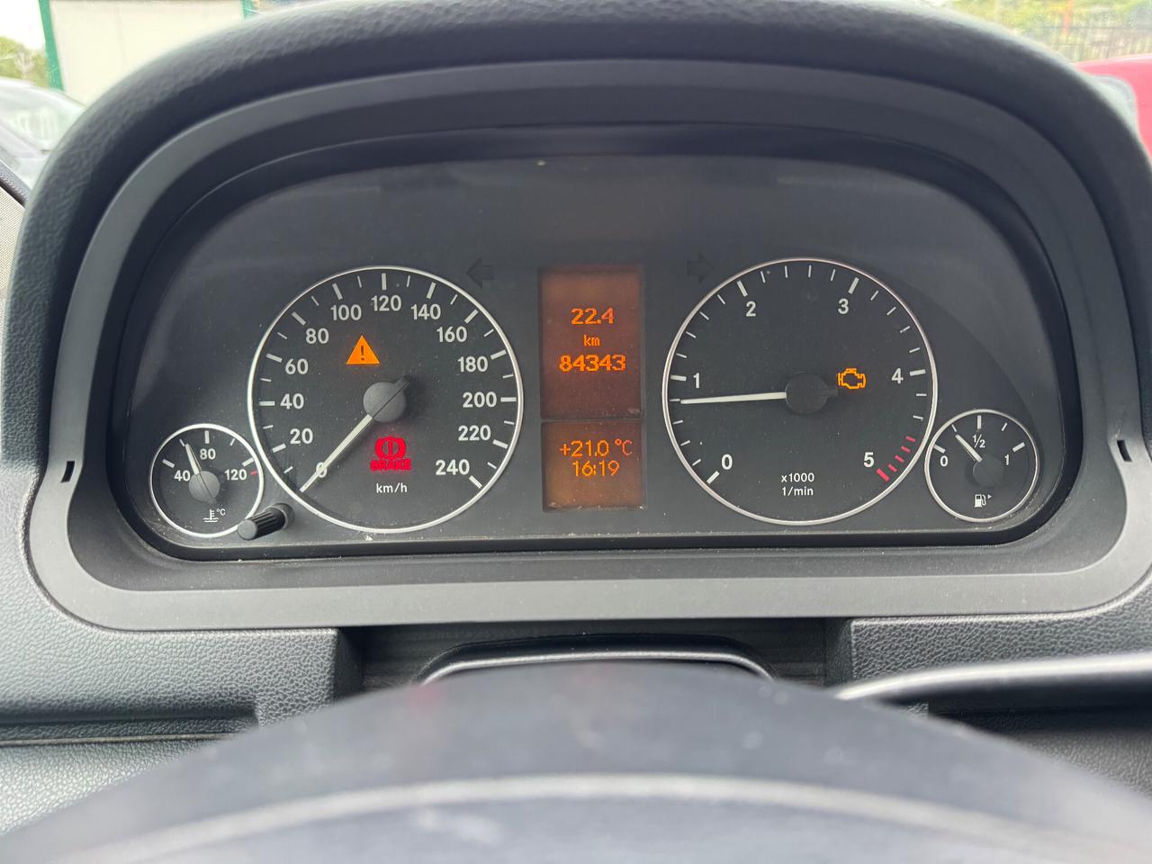 MERCEDES A180 CDI/82.000KM/FRIZIONE DA SOSTITUIRE