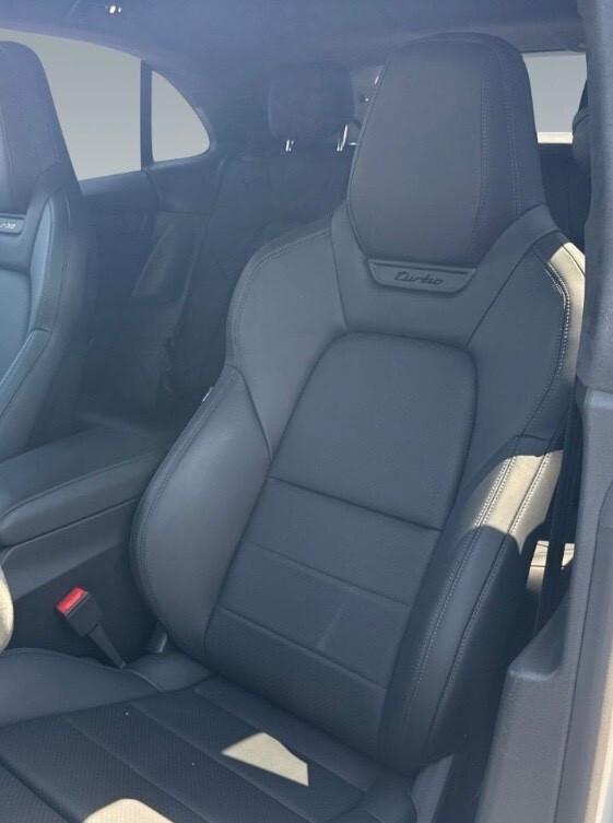 Porsche Macan EV Turbo